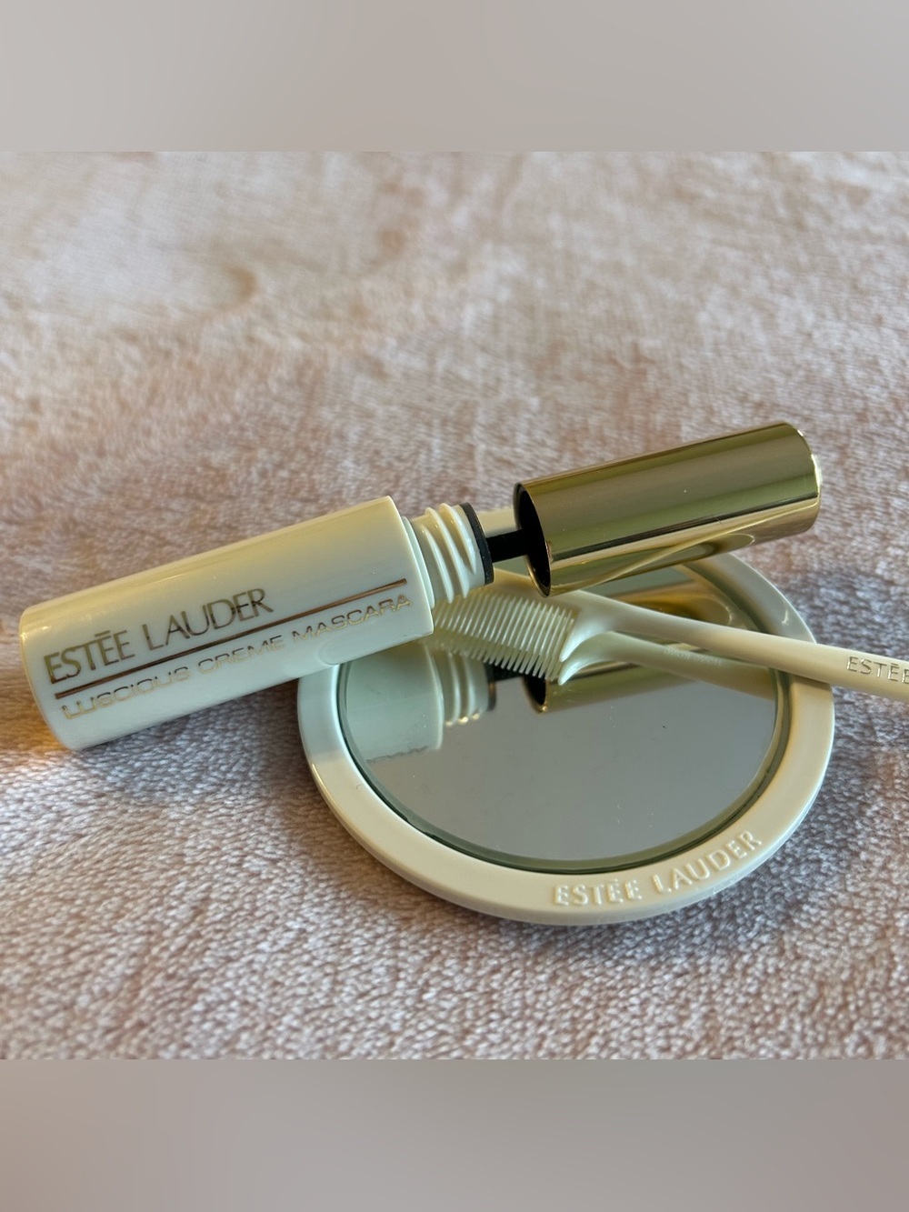 Estée Lauder Lucious Crème Mascara Lustrous Black RARE w/ travel compact & brush - Picture 1 of 4